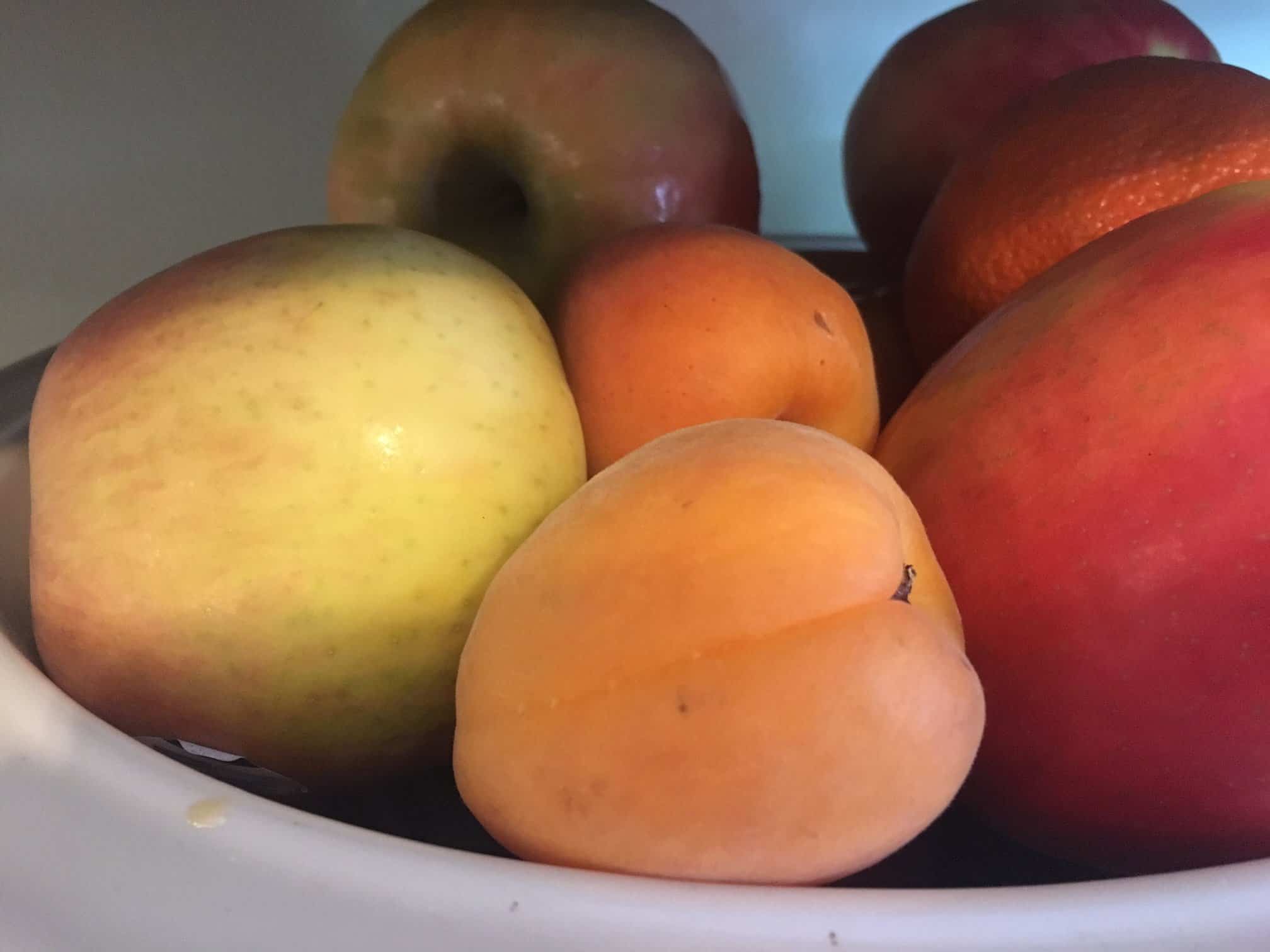 Fully stocked fruit bowl - healthy eating tips