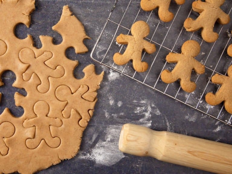20 Old Fashioned Christmas Traditions to Recapture the Magic