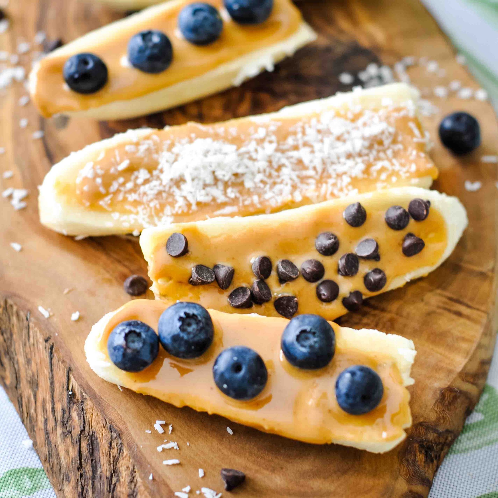 EASY Banana Peanut Butter Snack (w/ Yummy Toppings)