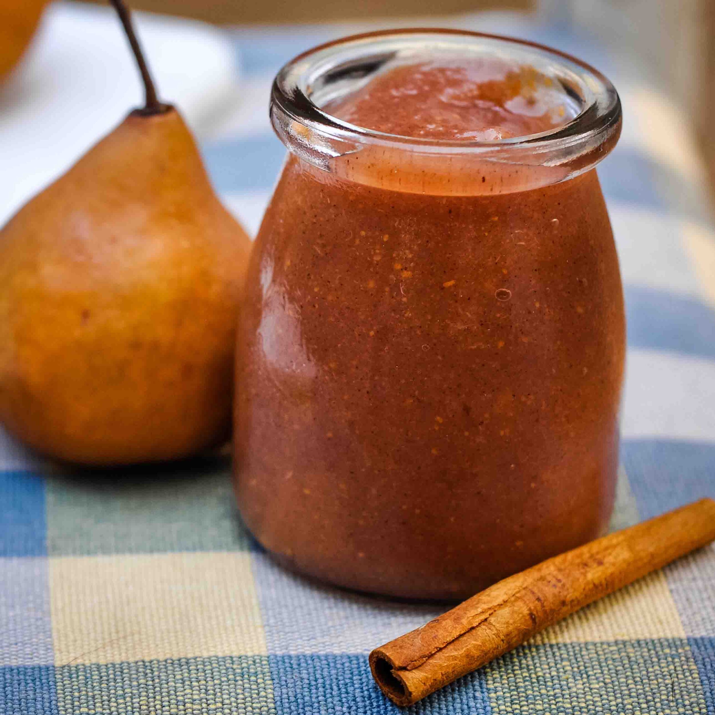 Easy Cinnamon Pear Sauce (quick 30 minute recipe!)